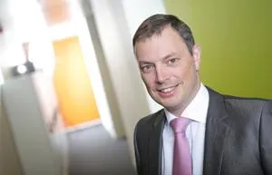 Stabwechsel bei easycash: Peter De Caluwe wird neuer Chef der easycash Bild: Stabwechsel bei easycash: Peter De Caluwe wird neuer Chef der easycash