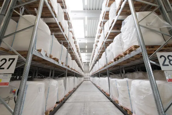 Bild: Greiwing investiert 5,5 Millionen Euro in 1.300 Quadratmeter großes Gefahrstofflager am Logport Duisburg