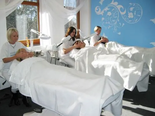 Bild: Neu an der Akademie für Kosmetik und Wellness - Vollzeitausbildung zur Kosmetikerin