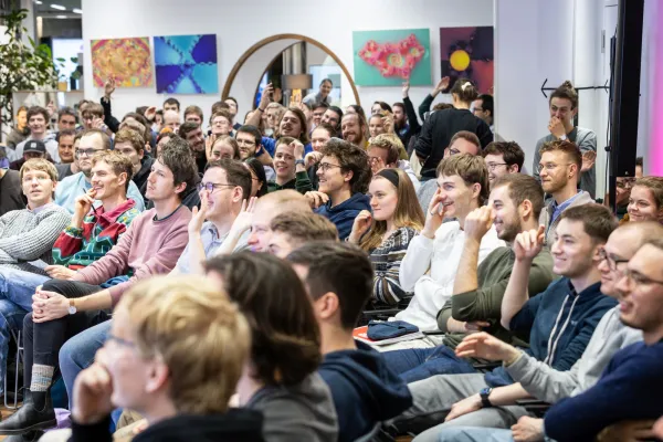 Bild: Wissenswoche Mensch und KI im Job: Dialog statt Hype
