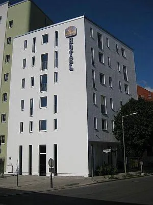 Bild: Hotelbau in der Neuen Grünstrasse wird eröffnet - Attraktives Hotel für Berlin Mitte