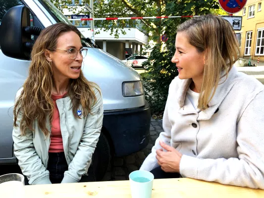 Bild: Julia Wege im Interview über ihre Arbeit für die Krimifilmreihe "Polizeiruf 110"
