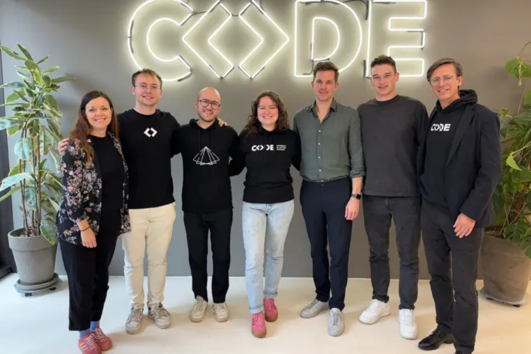 Bild: Talent-Investor EWOR und CODE University of Applied Sciences fördern gemeinsam außergewöhnliche Gründer
