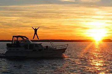 Bild: Mit dem Hausboot auf Einwegtörn zwischen Ostsee und Peene