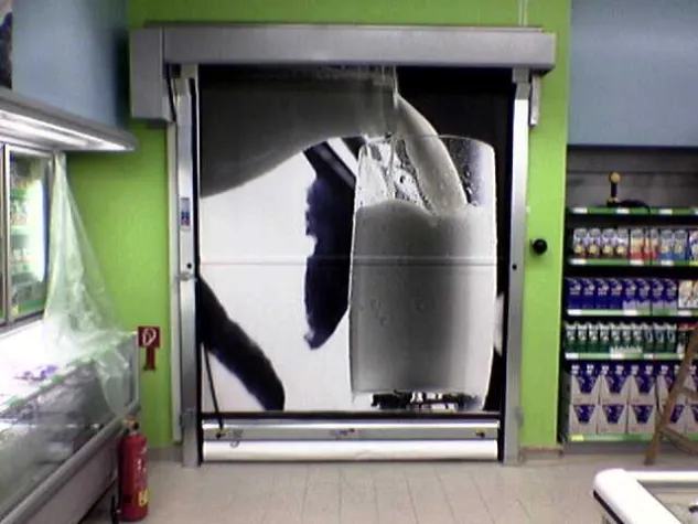 Bild: HaWe-Speed Schnelllauftor als Werbeträger