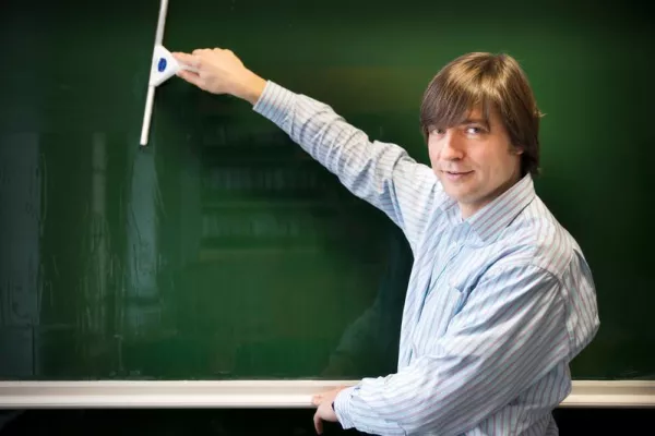 Prof. Felix Otto mit Blaise-Pascal-Medaille für Mathematik geehrt Bild: Prof. Felix Otto mit Blaise-Pascal-Medaille für Mathematik geehrt