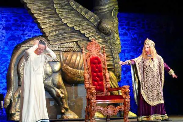 Bild: Oper NABUCCO im Sommer auf Burg Lindenfels