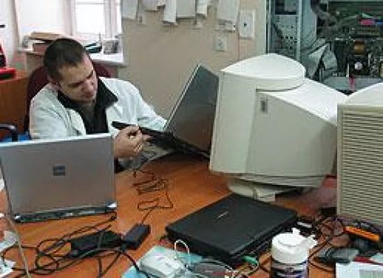 Bild: Polnische Polizei beschlagnahmt tausende \"Piraten Computer\"