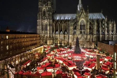 Bild: Weihnachtsmarkt am Kölner Dom 2011