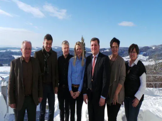 Bild: Landrat besucht Wellness-Hotel am Ranzingerberg