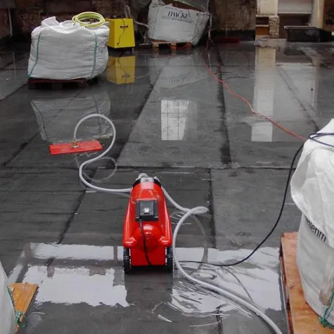 Bild: Restloses Entwässern ebener Flächen mit neuer Flachsaugtechnik