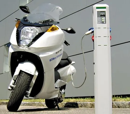 Bild: Zukunftsorientiert Denken – Emissionsfreies Fahren fördern