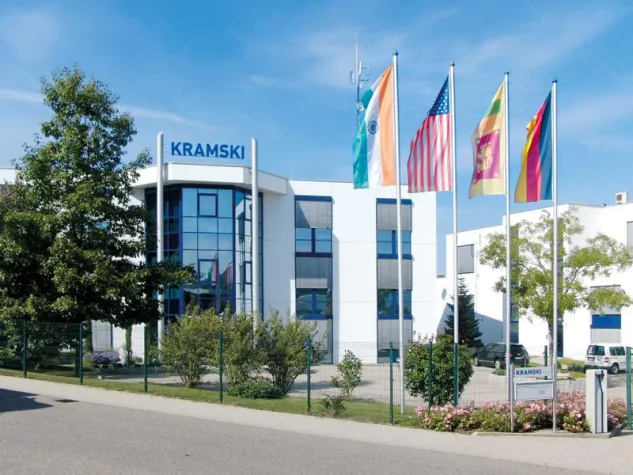 Qualifizierte Ausbildung weltweit. Kramski GmbH setzt auf eigens ausgebildete Fachkräfte Bild: Qualifizierte Ausbildung weltweit. Kramski GmbH setzt auf eigens ausgebildete Fachkräfte