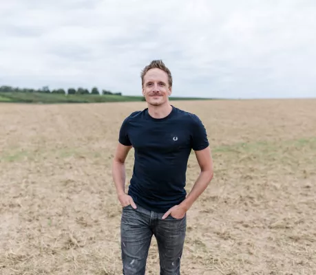Firma Getto Immobilien Landau vor 25-jährigem Firmenjubiläum Bild: Firma Getto Immobilien Landau vor 25-jährigem Firmenjubiläum