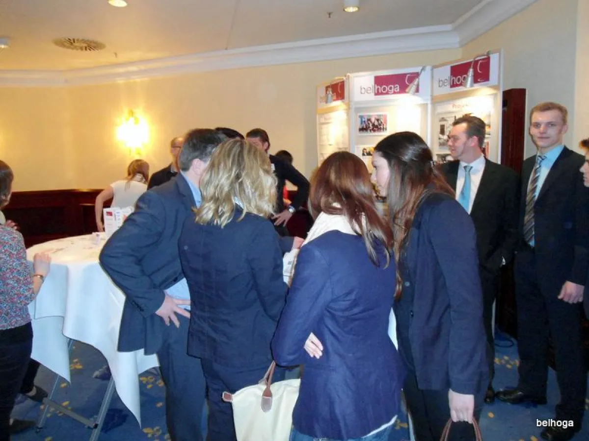 Berater im Stress  - reges Iinteresse am Stand der belhoga