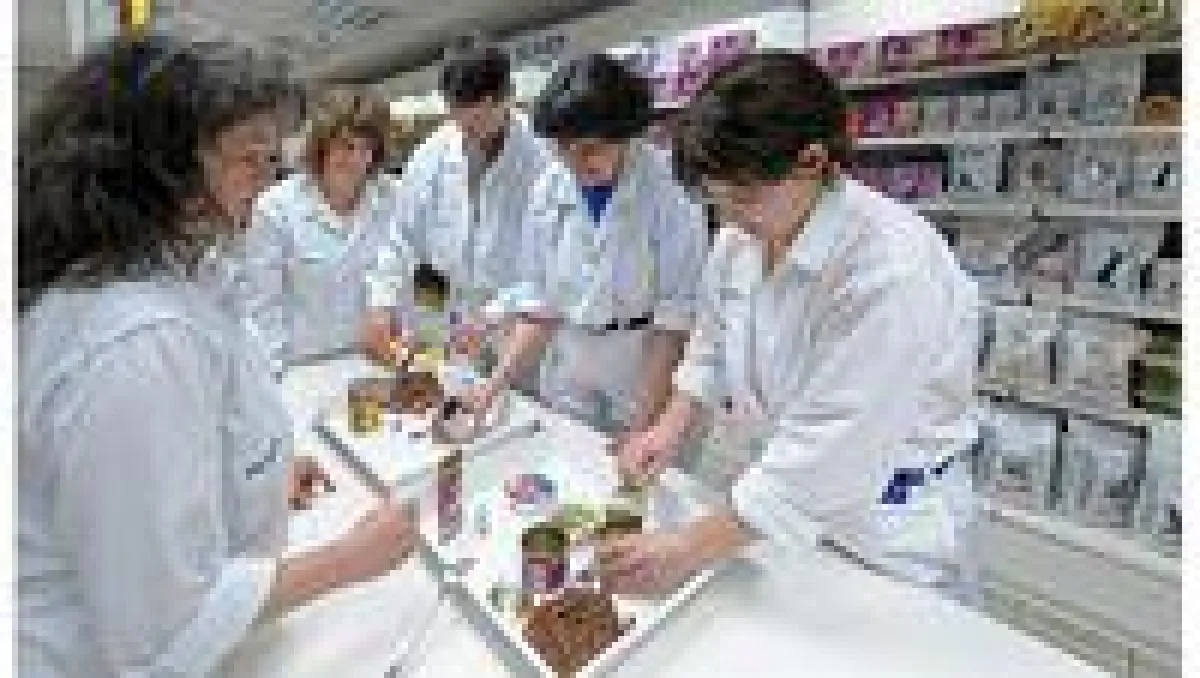 Qualitätscheck beim Tiernahrungshersteller Mars Petcare. Foto: Mars