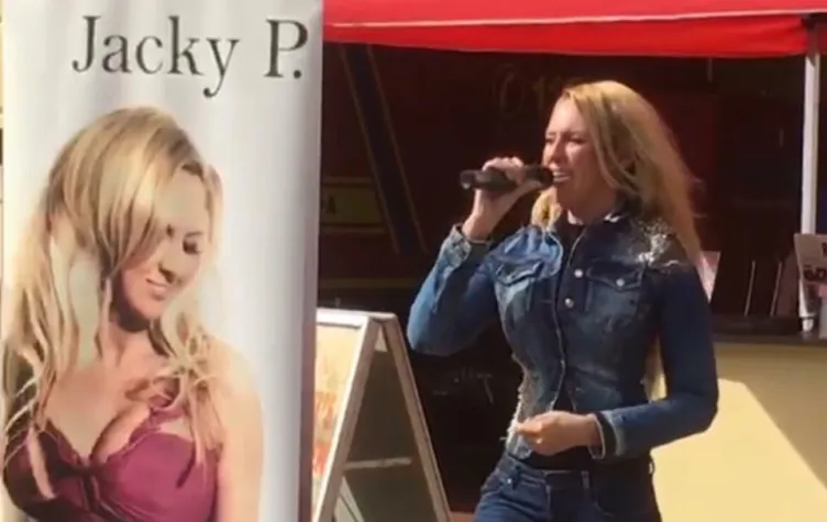 Bild: Musik, Show und ein Tropfen Blut für ein Leben