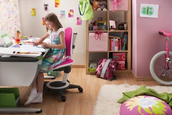Bild: Gesundheits-Check: Auf die richtige Einstellung kommt es an – Mitwachsende Schreibmöbel für Kinder