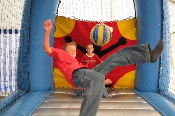 Bild: 100 kostenlose Fußball-Event-Ideen – und keine einzige Torwand