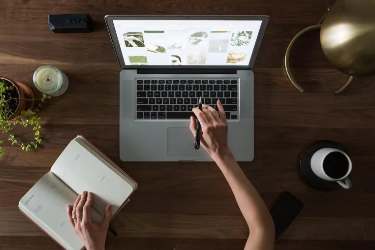 Im Online-Kurs zum staatlich geprüften Übersetzer: Infoabend im virtuellen Klassenzimmer am 4.3.20 Bild: Im Online-Kurs zum staatlich geprüften Übersetzer: Infoabend im virtuellen Klassenzimmer am 4.3.20