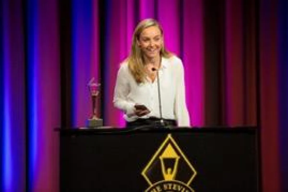 Stolze Gewinnerin der 13. Stevie Awards for Women in Business