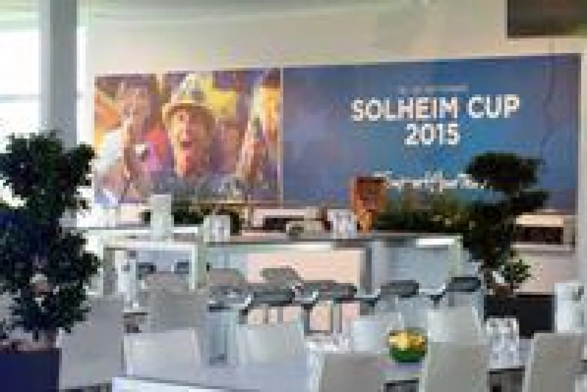 Design-Möbel sorgten beim Solheim Cup 2015 für eine lockere Atmosphäre