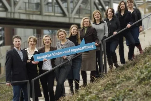 Bild: Deutsche Kinder- und Jugendstiftung ist PR-Team des Jahres 2010