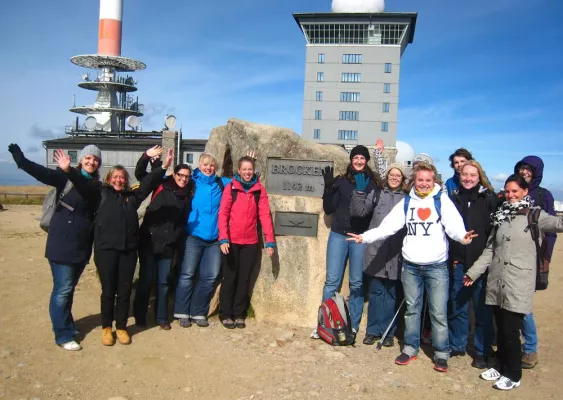 Bild: Master-Studenten der Hochschule Harz unterstützen Brockenmuseum