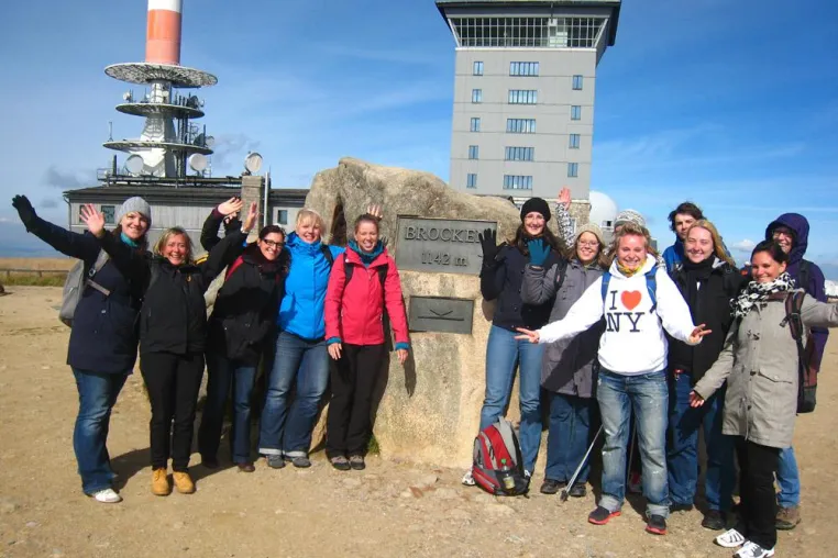 Bild: Master-Studenten der Hochschule Harz unterstützen Brockenmuseum