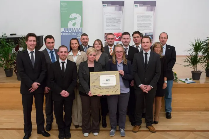 Bild: Erste Absolventen des Master-Studiengangs Public Management der Hochschule Harz verabschiedet