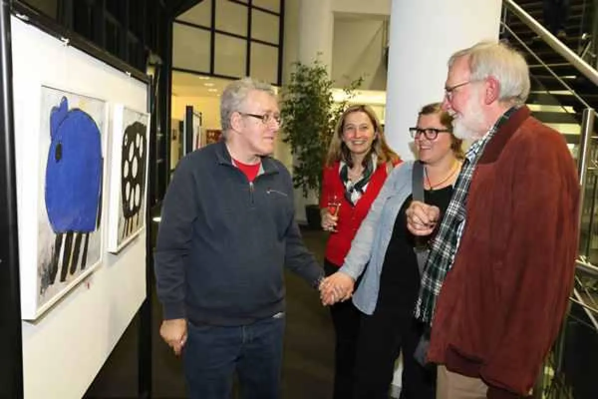 Verliebt in die Werke von Günter Pruchner (li.)