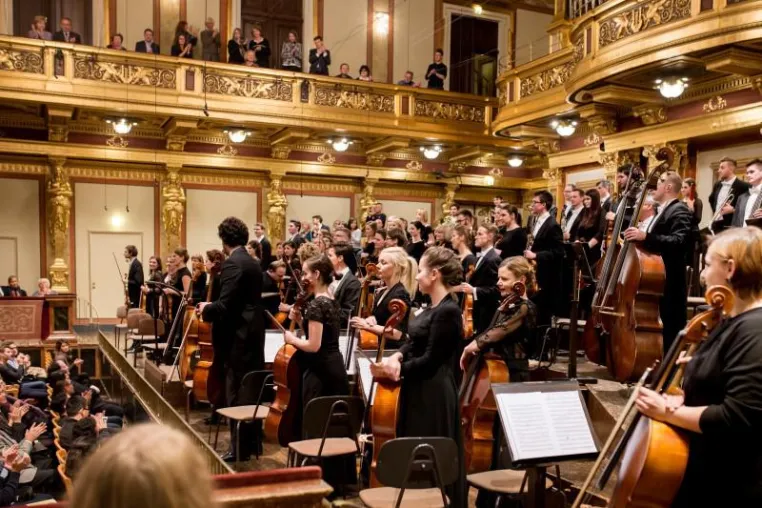 Polish Art Philharmonic erstmals in Deutschland - Klassik-Konzert-Premiere in der Laeiszhalle Hamburg Bild: Polish Art Philharmonic erstmals in Deutschland - Klassik-Konzert-Premiere in der Laeiszhalle Hamburg