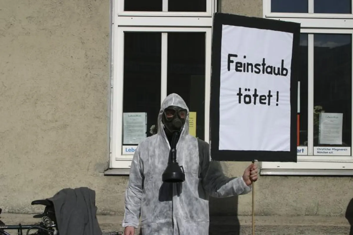Aktivist bei Anti-Feinstaub Demo