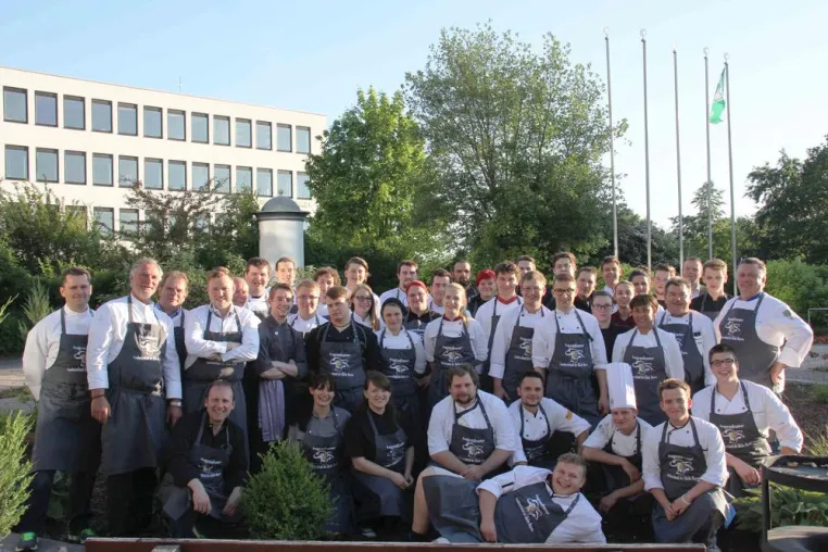 Jugendcamp der bayerischen Köche: 40 Nachwuchs-Talente trainierten für den ersten Stern Bild: Jugendcamp der bayerischen Köche: 40 Nachwuchs-Talente trainierten für den ersten Stern
