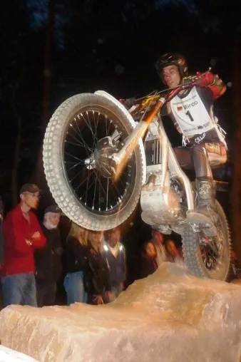 19. Internationales ADAC Nacht-Trial am 12.8. in Uslar-Fürstenhagen: 12 Piloten, 5 Länder und 2 Jahre Warten Bild: 19. Internationales ADAC Nacht-Trial am 12.8. in Uslar-Fürstenhagen: 12 Piloten, 5 Länder und 2 Jahre Warten