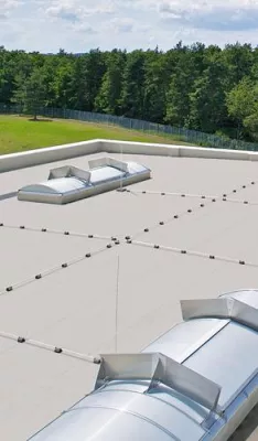 Bild: Neue Kunststoffdachbahn von Bauder