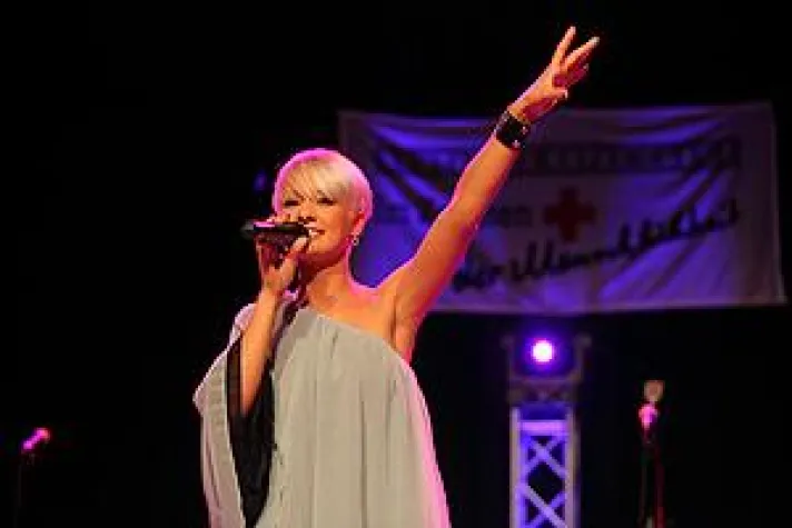 Bild: Scherben vom Glück - der neue Titel von Christin Stark