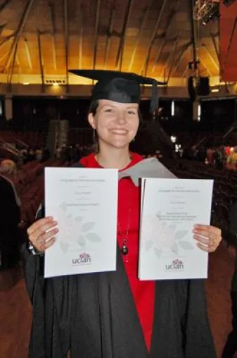 Bild: AMA Absolventin erhält Auszeichnung für herausragenden Bachelor an der University of Central Lancashire (UK)