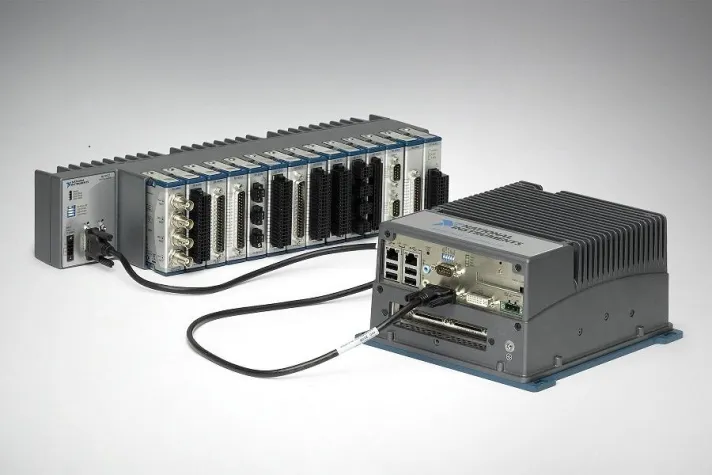 Bild: NI erweitert LabVIEW FPGA und I/O-Module der C-Serie um neues Erweiterungschassis mit hoher Kanalanzahl