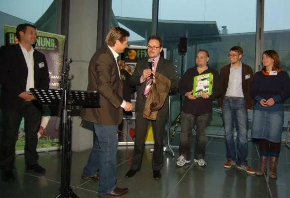 Bild: Pressemeldung der Initiative Hoffnung - Bundesabschluss - Hoffnungspreis