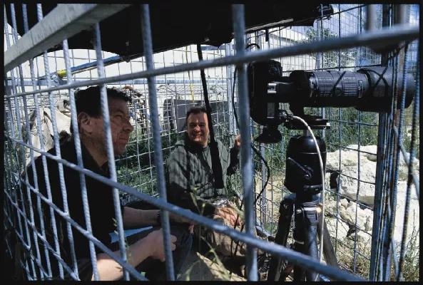 Bild: Fototermin im Tigerkäfig