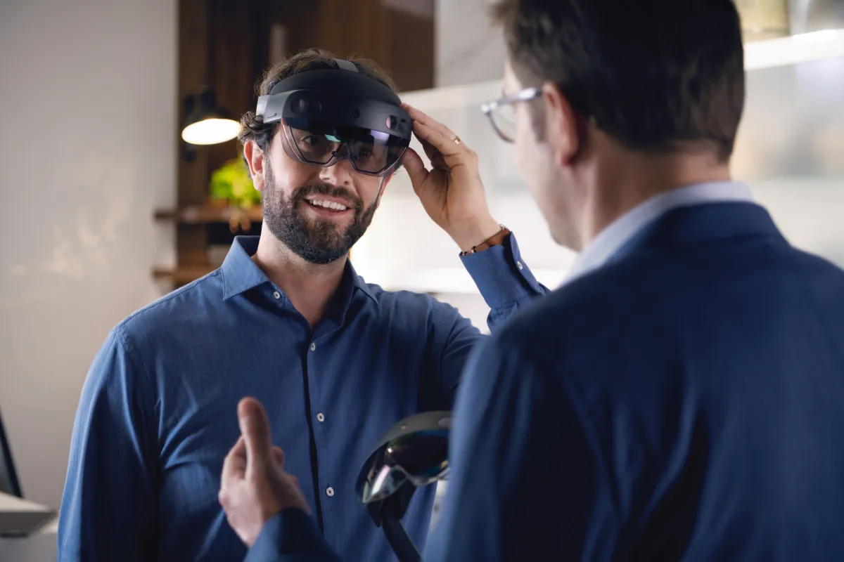 Noch vor der Kaufentscheidung die Küche zuhause erleben: mit der MR-Technologie von küchenquelle (© küchenquelle)