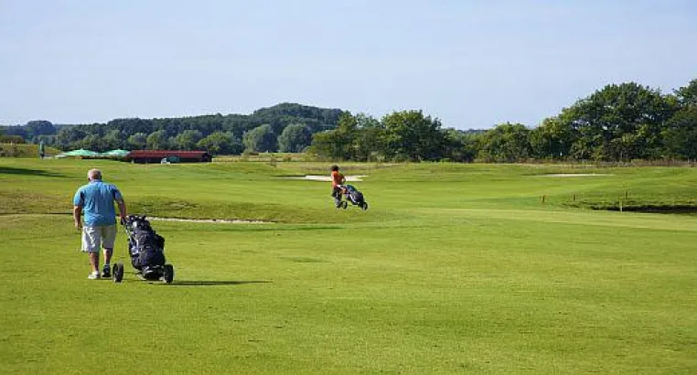 Bild: 'Wirtschaft meets charity' - Golfen für das Kinderhospiz Sonnenhof in Groß Kienitz