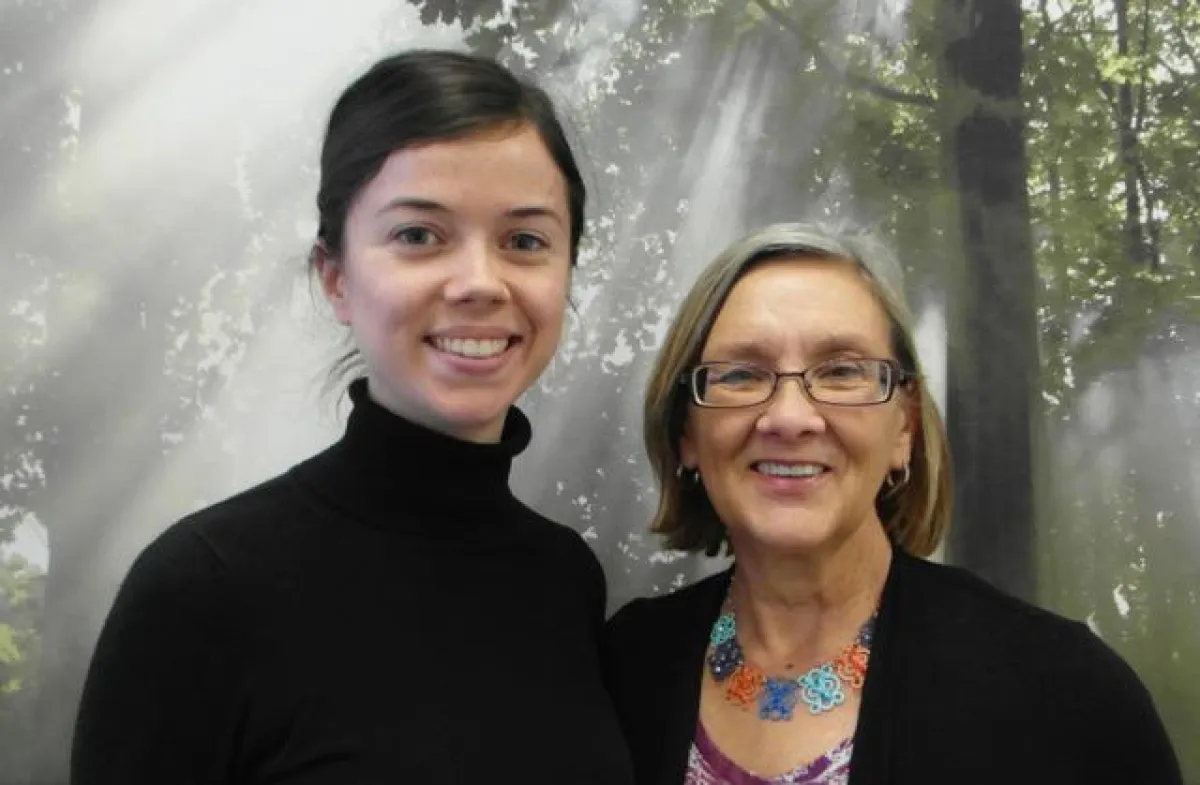 Sammi Carr und Dawn Schmid, Director American Language and Culture Institute, California State Unive