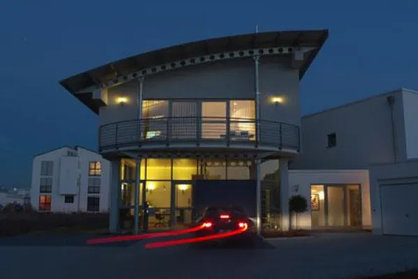 Bild: Ersatz für Glühlampen - Spar-„Birnen“ zum Wohnen