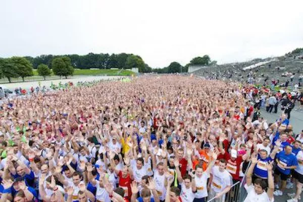 Bild: Aus Kollegen werden Teamkameraden beim B2RUN Nürnberg 2012