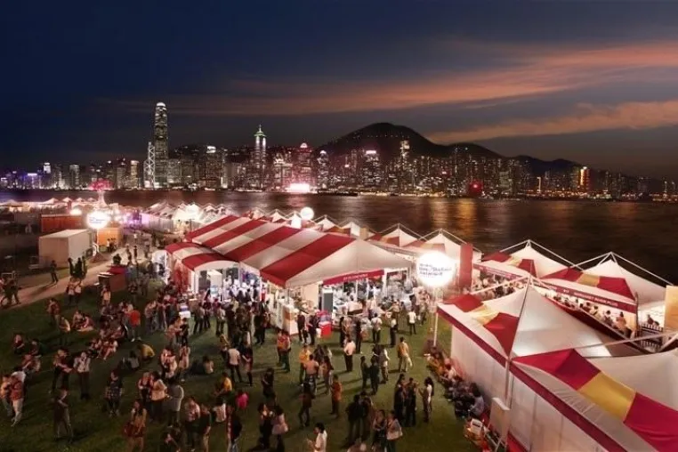 Zum Wine & Dine Festival nach Hongkong: e-kolumbus lädt Feinschmecker in die legendären Clubs & Gourmet-Tempel Bild: Zum Wine & Dine Festival nach Hongkong: e-kolumbus lädt Feinschmecker in die legendären Clubs & Gourmet-Tempel