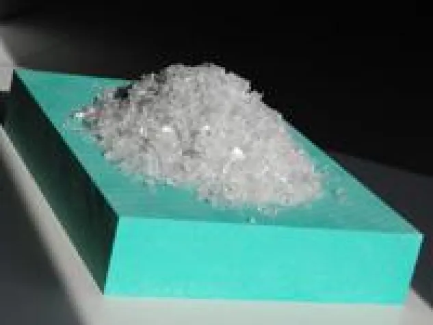 Von der PET-Flasche zum Designmodell: Erstes Blockmaterial aus PET-Flakes von RAMPF Tooling auf der Euromold Bild: Von der PET-Flasche zum Designmodell: Erstes Blockmaterial aus PET-Flakes von RAMPF Tooling auf der Euromold