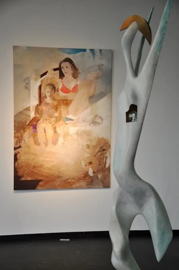 Der Mix aus Skulpturen und Gemälden sorgt für eine abwechslungsreiche Ausstellung.