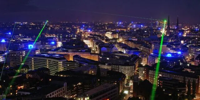 Bild: Hamburg bei Nacht – Traumblick vom Michel - Das aktuelle Highlight in Hamburg